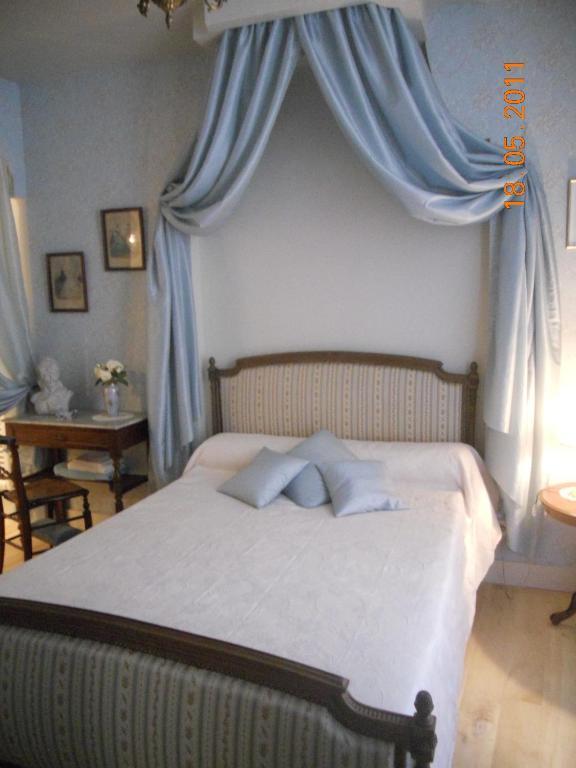 Les Drapiers De Villenouvelle มงโตบ็อง ห้อง รูปภาพ