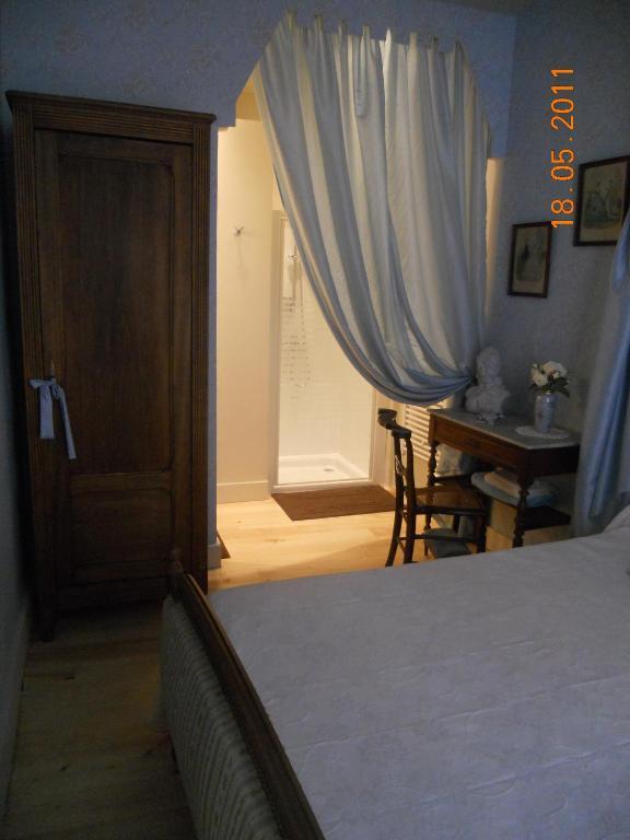 Les Drapiers De Villenouvelle มงโตบ็อง ห้อง รูปภาพ