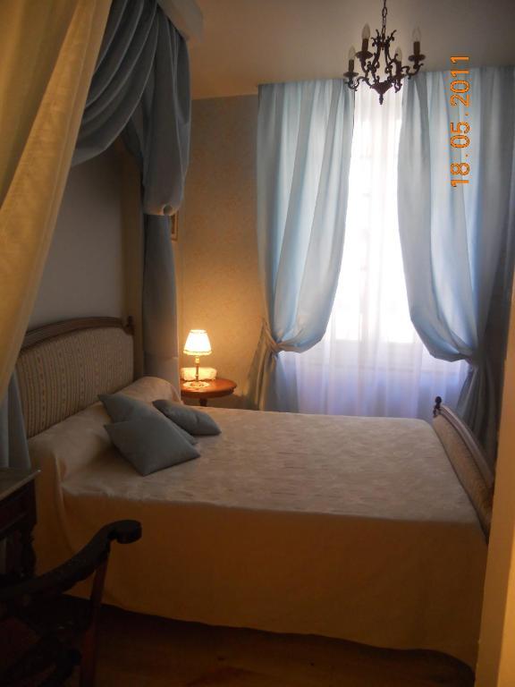 Les Drapiers De Villenouvelle มงโตบ็อง ห้อง รูปภาพ